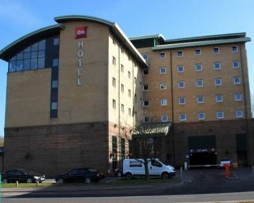 ibis London Gatwick Airport in County Oak
