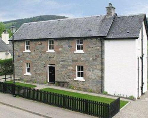 Lockside (Lower Flat) in Fort Augustus